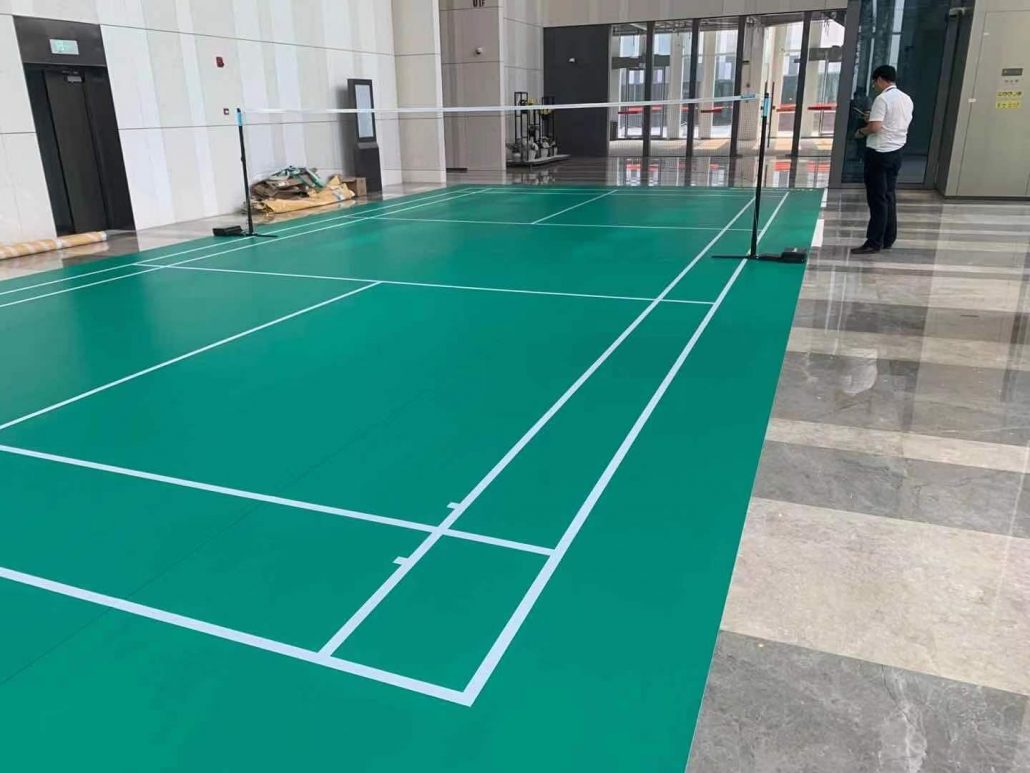 迪卡侬羽毛球场地